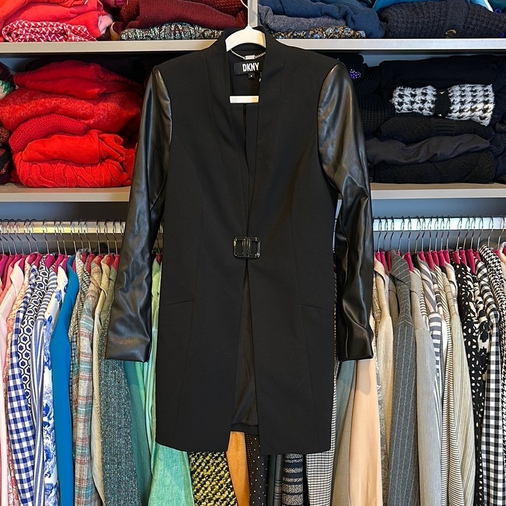 DKNY black faux leather sleeve light jacket size 2P